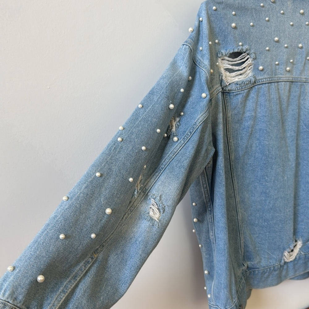 Free people Sunday funday pearl light Blue Denim Jacket with Pearls distressed - Picture 5 of 9